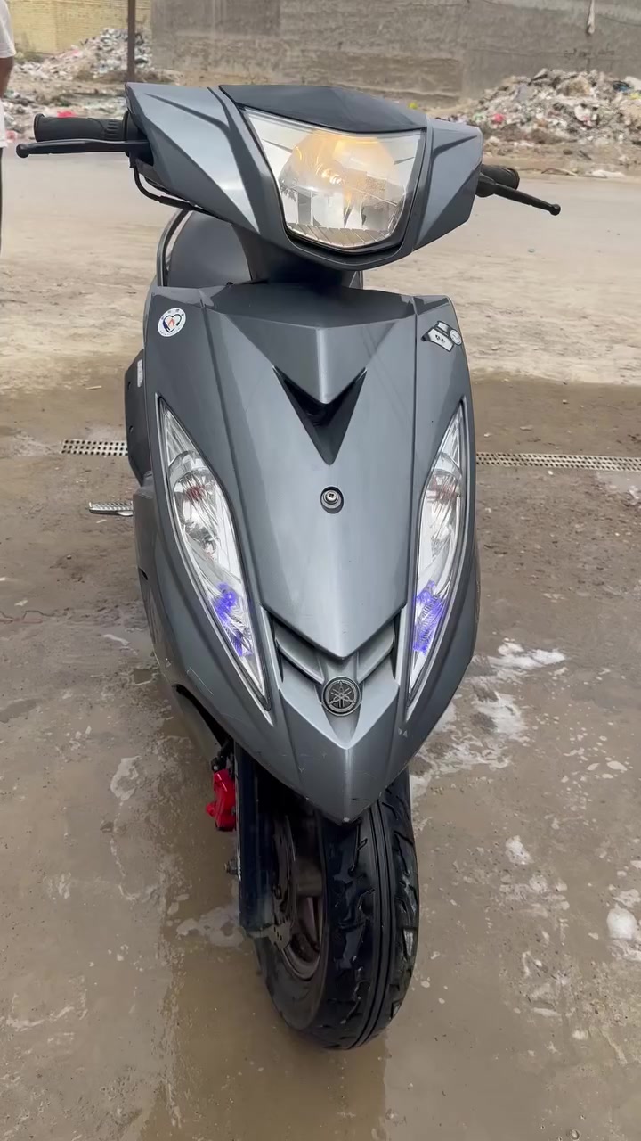 السلام عليكم دراجة جئ تي آر حديث مثل مموضح بل صور دراجة خير من الله مموكفتني بشارع ابد بيه شخوط بسيطة جيب 20 فيار وتعال إذا بيها شي اخذها بلاش سعرها مليون و100 وبيها مجال قليل حك الجية عنوان شعب حي البساتين رقمي واتساب فقط ***********
