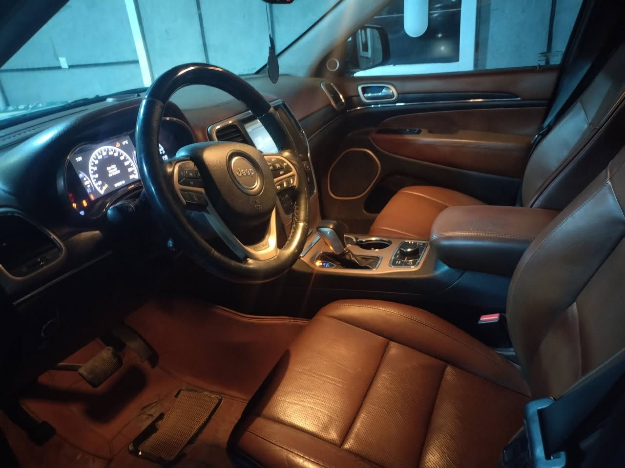 جيب سومنت وارد أمريكي موديل 2016 كلين السعر 250$ وبيه مجال لشراي ***********
