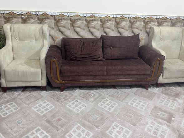 سلام عليكم قنفات للبيع مستخدمات انظاف لابيهن  كسر ولا اي شي عنوان البصرة حي جامعه السعر 500 بيه مجال شراي *********** واتساب متوفرا البصرة
