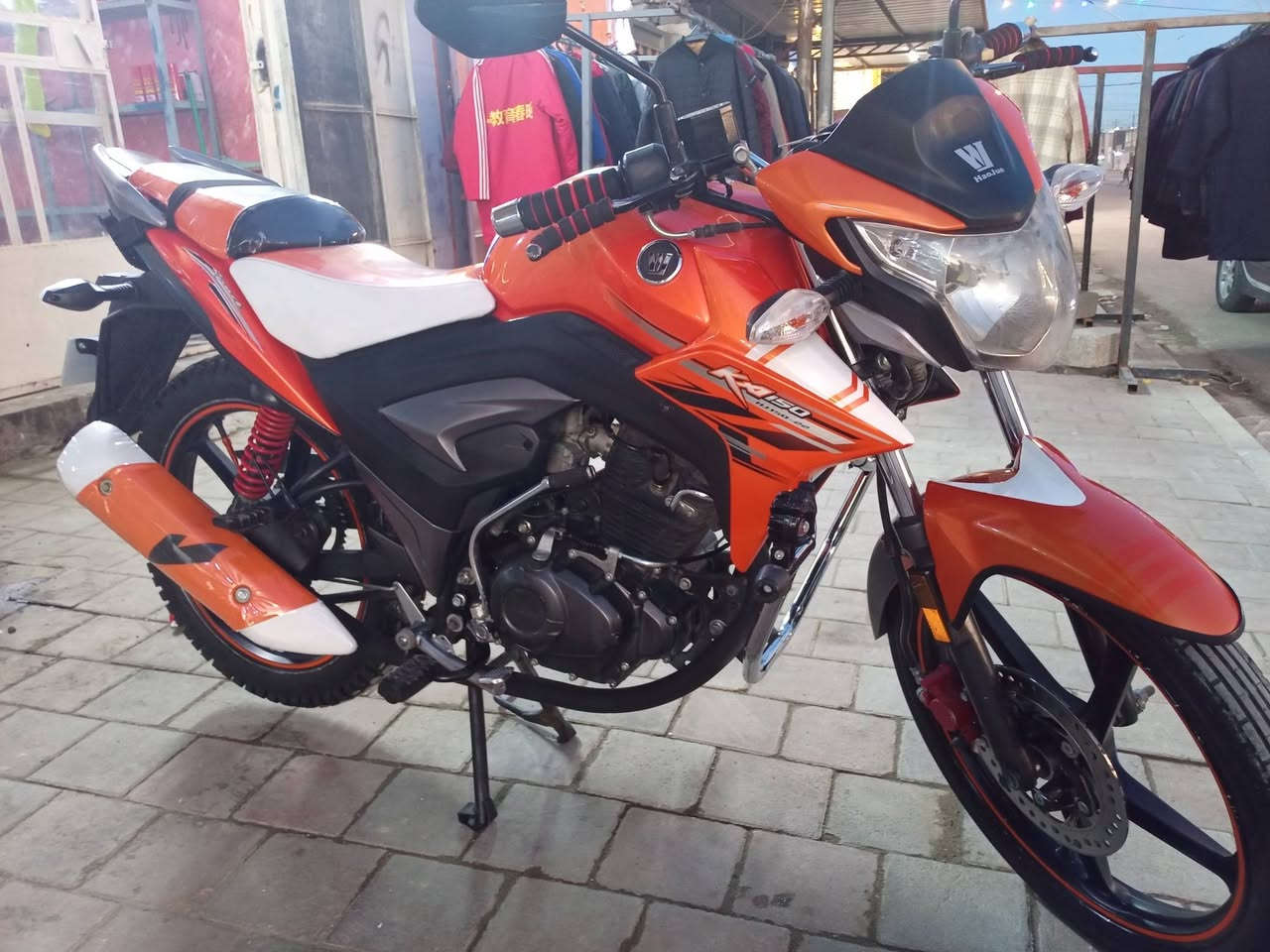 للبيع موديل 20 مكمرك اوراقه كامله نضافه خير من الله مكفول كفاله عامه
سعر مليون و850 وبي مجال 
***********
