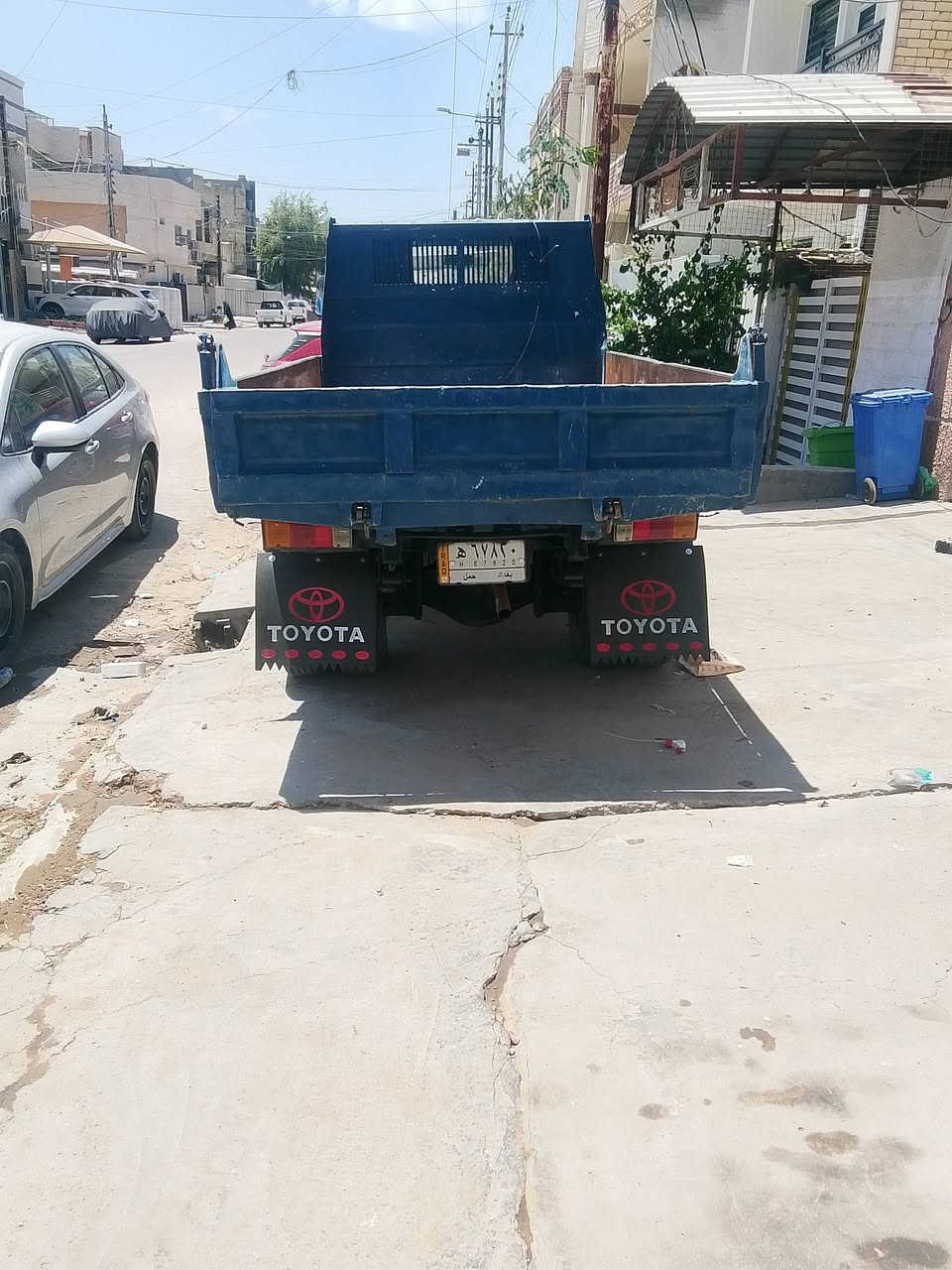 السلام عليكم للبيع سيارة رأس الثور قلاب فوق الهوزن مكفوله كفاله عامه رقم بغداد هاتف ***********

