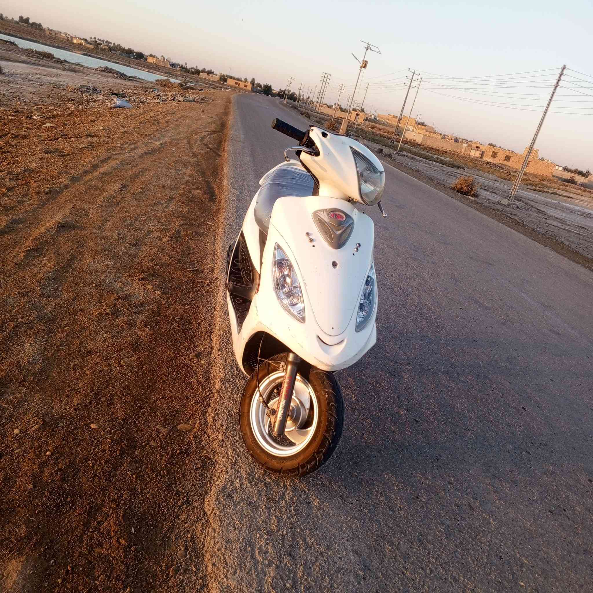 السلام عليكم كامكو للبيع ماناقصه شي شغاله نص نكره كهربئيات كيجات كلشي شغال  اتصل على الرقم الموجود *********** السعر 500وتدلل
