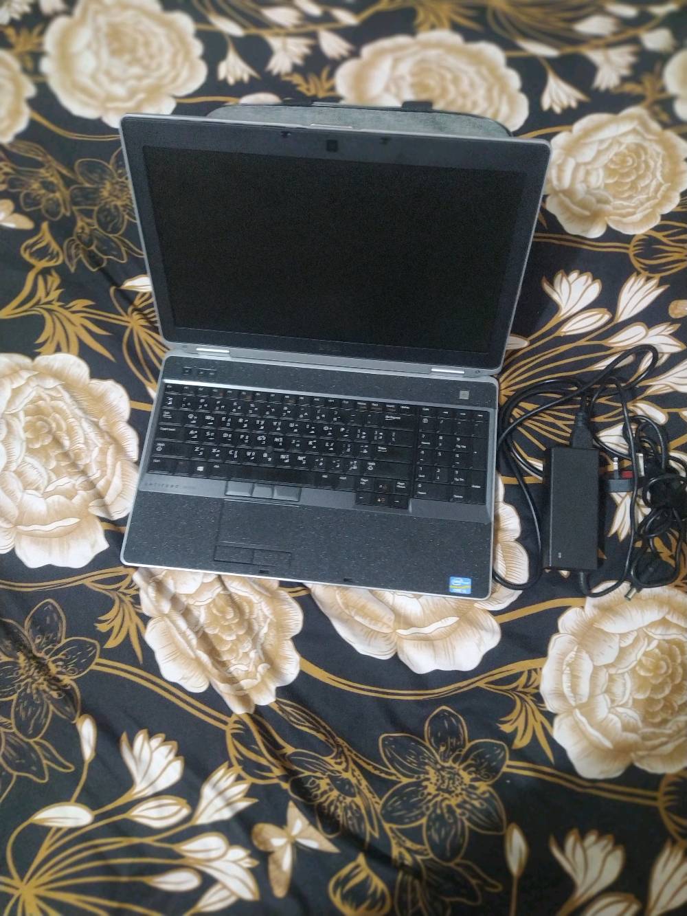 سلام عليكم
هاي حاسبه دل 
هاذ اسمه وموصفاته DellatitudeE6530
تجي موصفات كور فايف تجي بجيل 3
رام الداخلي 8كيكه كارت للغزن اج اجدي 500 كيكه تجي كارت شاشه خارجي 1Gنيفيديا وداخلي4كيكه  والمجموع 5G 
وتنطي دقه عاليه والحاسبه يجي حجم الشاشه6. 15حجم عملاق 
مكاني بغداد الشعب 

هاذ رقمي  ***********

سعره 300 وبيه مجال شي قليل