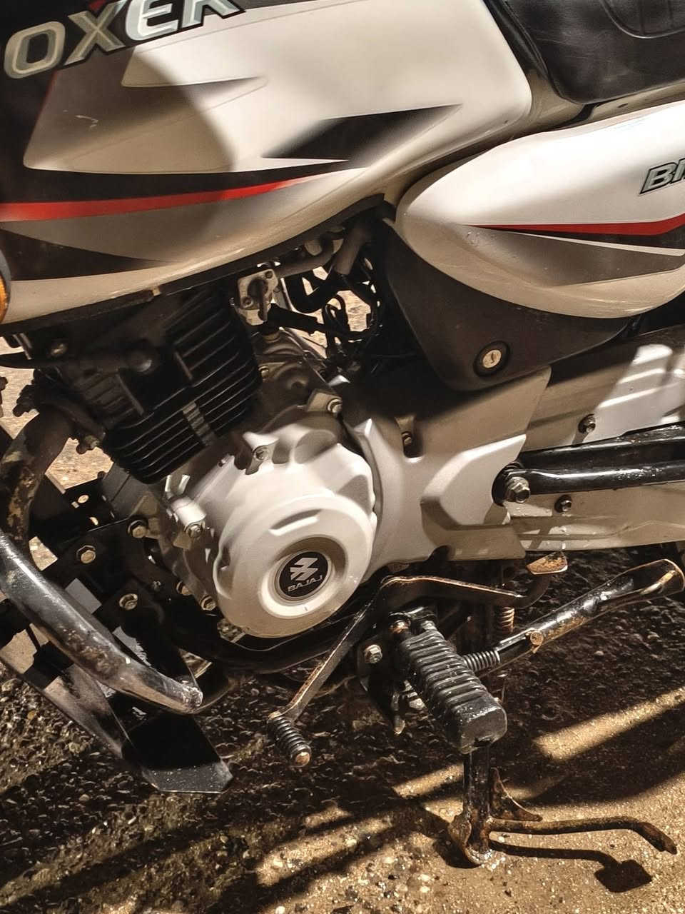 بوكسر باجاج موديل 2023
لون ابيض

حجم المحرك 150 سي سي

ماشيه 119

مستعملة

بدون رقم فقط اوراق كاملة

تاير خلفي جوبلس جديد

مكينة مامفتوحة وكالة مكفولة

السلف شغال 

الهورن موشغال

بيها ضربة يمين الفول مامأثرة تتغطى بدوشمه

واليو اس بي مال الشحن يم العداد مكسور 

للاستفسار اكثر واتساب ***********
