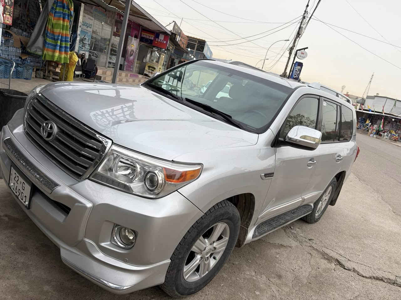 لاندكروز ٢٠٠٨ محددثه ٢٠١٣ vxR  للبيع 
***********
