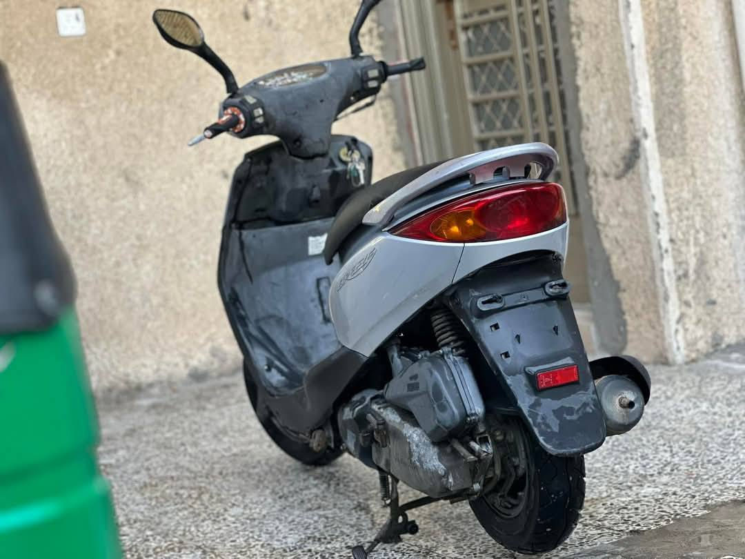 دراجه بريز  للبيع ماشيه شي قليل  العنوان الكاظميه ٩٠٠ وبيها مجال قليل ***********
