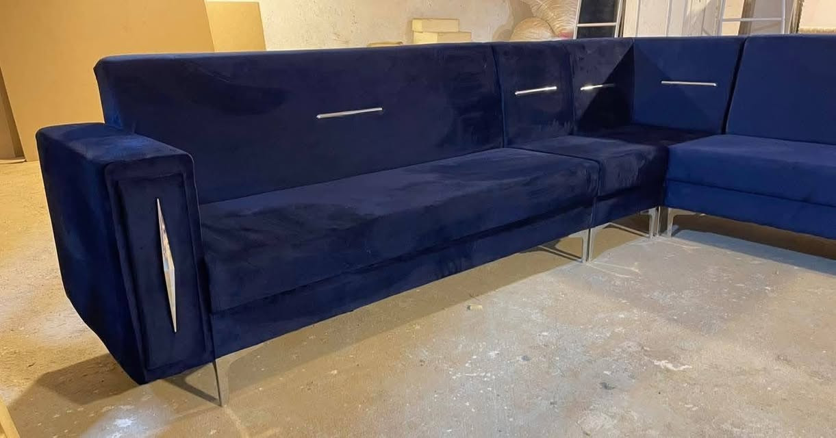 داشکاندن کراوە بۆ تاقمە کانمان بە خواستی خۆت رە نگ و شێوە هە ل دە بژێری بە 350هە زار 3سال؟زە مانی هە یە لەسلێمانی گە یاندنیش هەیە


**إذا كنت صاحب هذا الإعلان وتريد حذفه لأي سبب، رجاءا أرسل رسالة إلى الدعم الفني**