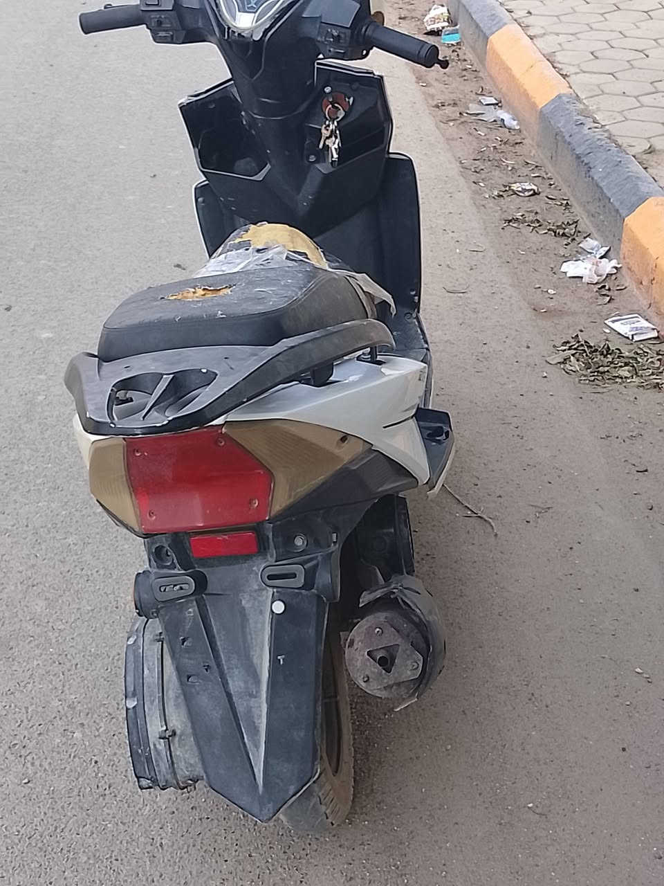 دراجة للبيع السعر 250وبية مجال قليل وهذا رقمي بية وتساب ***********
