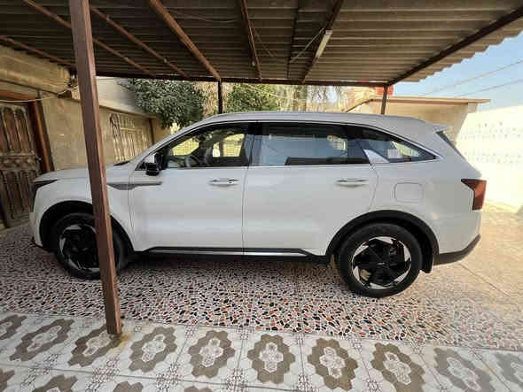 سيارة سورينتو 2024 وارد خليجي 
فول مواصفات 
بانوراما 
گير ماوس
٤ وضعيات للقيادة
كشنات كهربائيه 
داخل بالون الابيض 
شاشه متصلة 
سايد بريك دگمه 
حساسات خلفية وأمامية 
اشاير بالمري 
دخول بصمة ذكي
3 قطع تبريد
نظام مانع انزلاق 
وهواي مواصفات 
السيارة مكفوله كفالة عامة حتى من الشخط 
سعرها 325 وبيها مجال بسيط 
للاستفسار اكثر ***********
