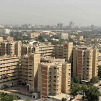 عمارة العزاب • شقة للايجار • طابق ٨