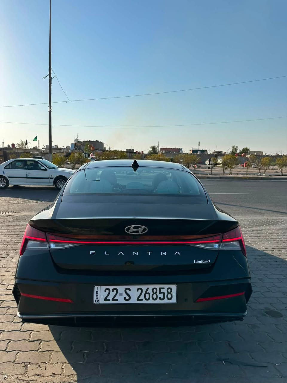 ((    هونداي ألانترا  لمتدد Limlted))
فول 1ع1 
وأرد امريكي مديل .2024.
. رقم اربيل  دولي تسجيل جديد .
(حادث مدكر امامي تبديل فقط)
بدون شاصي بدون ايرباك بدون دواخل باقي كفالة 
   ( مكينة 2.000دوش ) 
     🤍لون دواخل ابيض كشنات جلد كهرباء 🤍
    ردارات 6 محيطة رادر امامي وخلفي 
شحن لسلكي +سايد بريك دكمة 
تدفئة بل كشنات تشغيل عن بعد 
 سيارة كلش جديدة وجاهزة 
بعدها بوضع شركة 
سماعة Bose_
(لد خلفي مصطرة منضومة زنون )
( شاشة دجتال لد بل دشبول ) 
(موصفات كلش هواي اعلى فئة )
السعر 162وبيها مجال 
العنوان البصرة الجنينة 
رقمي ***********
