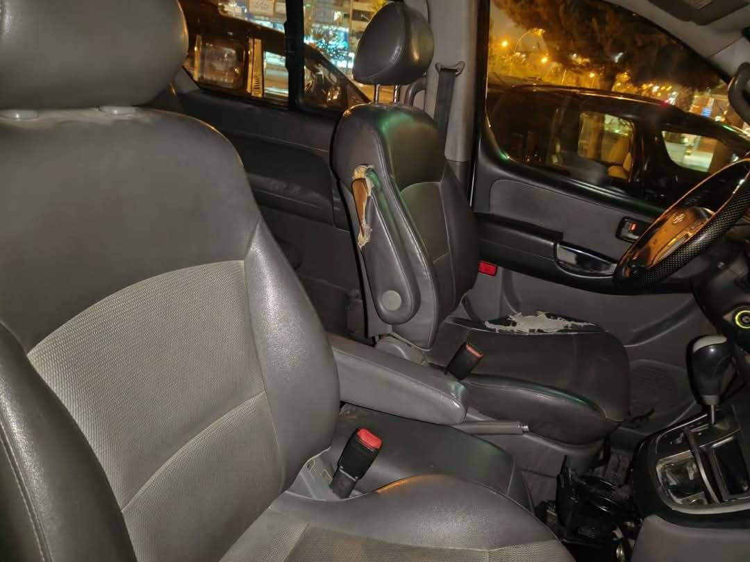 السلام عليكم ورحمه ستاركس للبيع موديل 2012سياره خير من الله كير محرك  12سبلاين حداديه جديده سياره كفاله عامه عده جاملغ امام تبديل بدون دواخل سعر
165 وبيه مجال حك الجيه الاستفسار أكثر اتصل على رقم ‏‪***********‬‏
