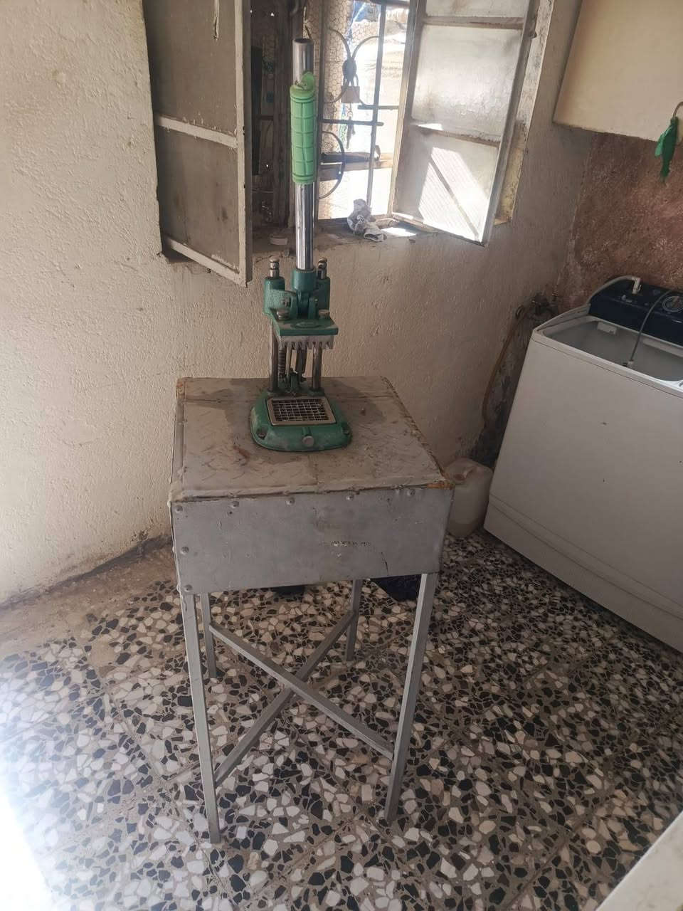 اخوان للبيع قاطعة فنكر جديدة ومفصل وياهة ميزهة
سعرهة 130وبيهة مجال للتواصل على الرقم 
***********
