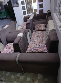 قنفات • ٩ مقاعد • بغداد