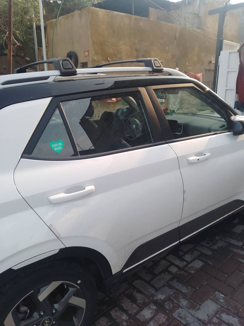 السلام عليكم فينو 23جدبدة ماشية 18 ورقم بغداد باسمي فول مواصفات للاخير ماعدا الفتحة حادث شبر بالصندوق الخلفي توكلر بااسمي الاتصال ***********يوجدواتس.اب
