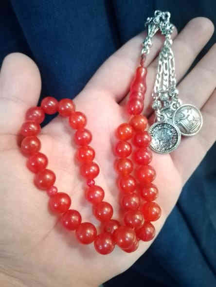 مسبحه عقيق هندي احمر ثلث شبابي بسعر 20 الف واصل  داخل بغداد وللمحافظات ***********
