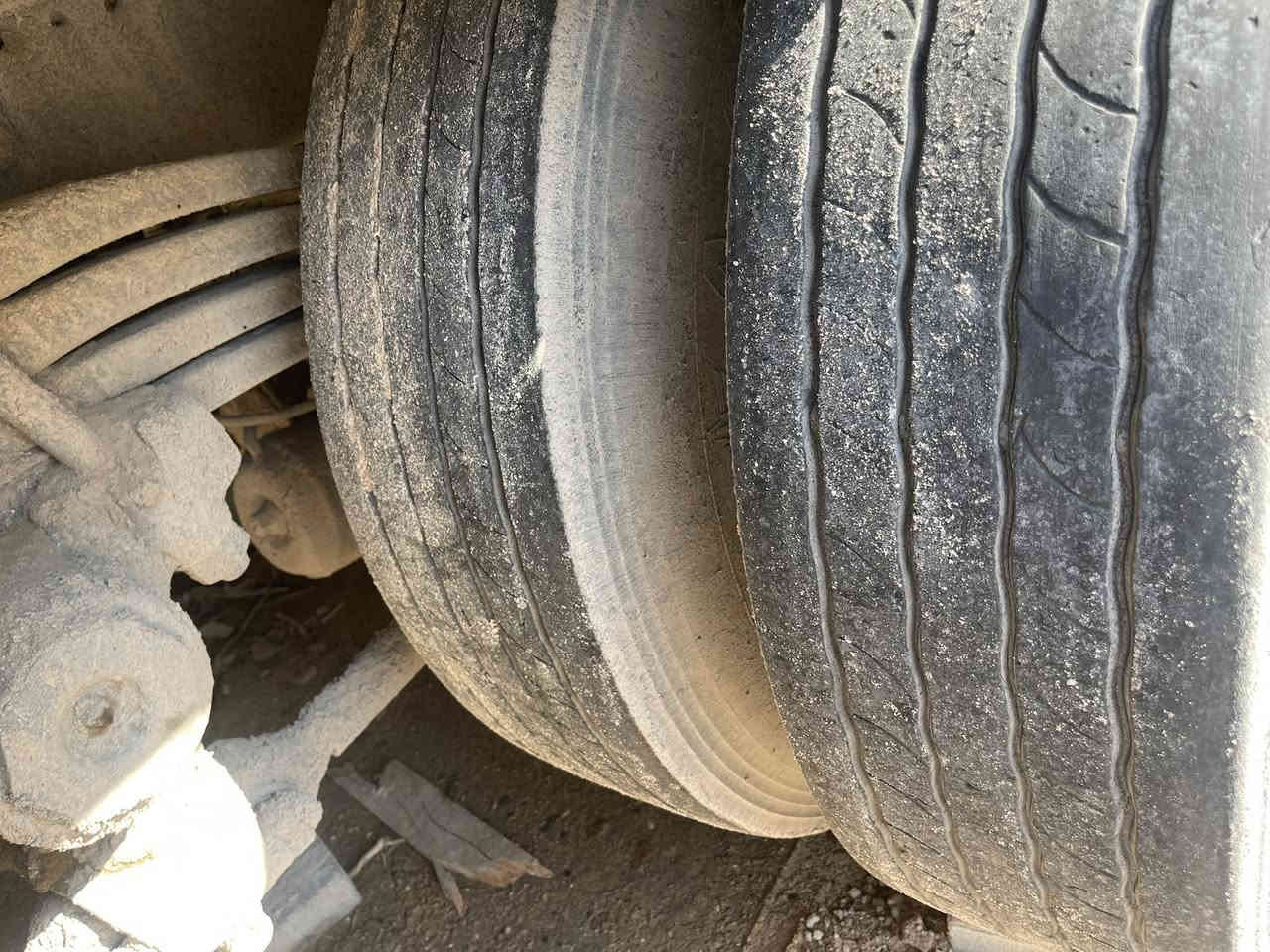 السلام عليكم تايرات 22للبيع نضاف كلش 👌👌👌الهاتف ***********
