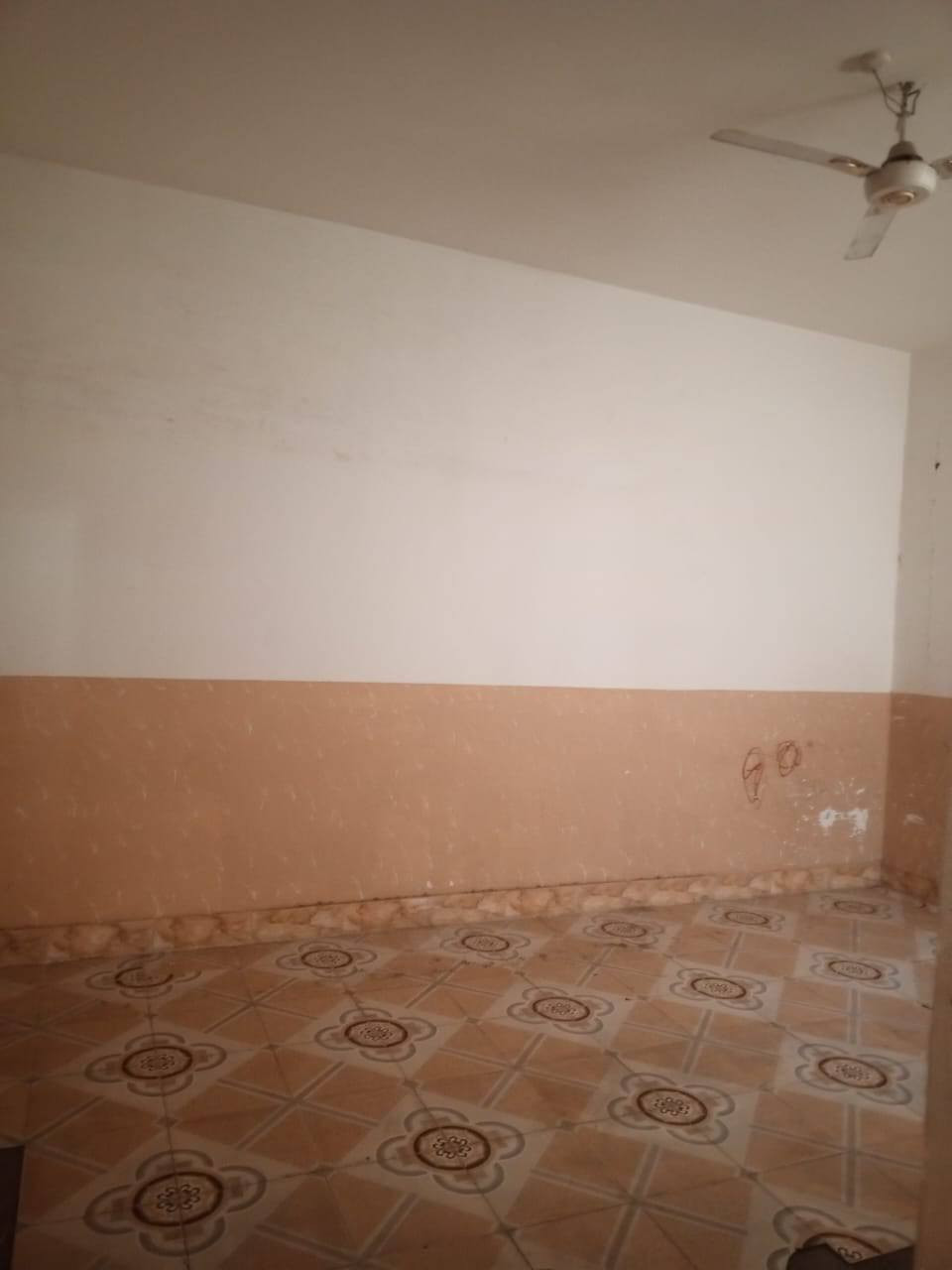 شقه للاجار تقاطع دبي
قرب المدرسه المعارف الاهليه

بصفه الحسينيه خلف الجازع

***********
