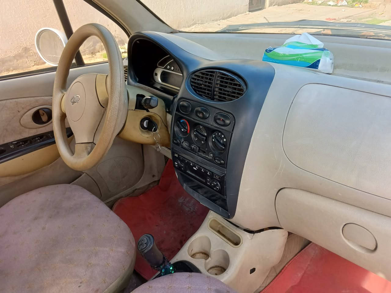 السلام عليكم كيو كيو للبيع رقم بغداد دولي سنوي باسمي موديل ٢٠١٠ كير اوتوماتيك السيارة نظيفة تبريد شغال السعر ٢٧ عنواني بغداد البياع اتصال ***********

