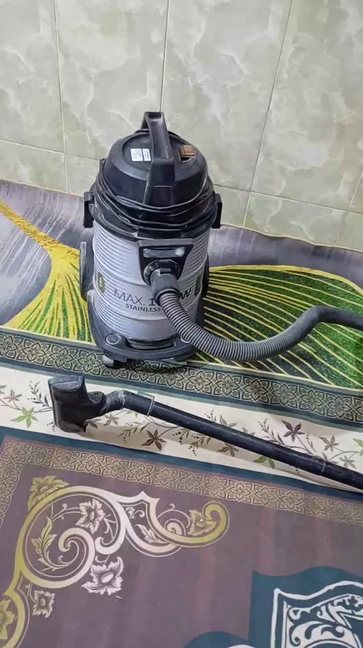 السلام عليكم مكنسة كهربائية 40 ألف وبيهى مجال الحسينية قرب مستشفى التركي واتساب ماسنجر ***********
