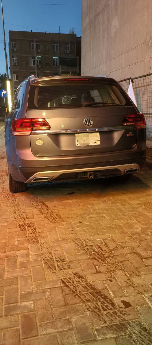 سياره فولكس واكن اطلس 2019
لون فيلي رقم بغداد
ماشيه 72,000km
السياره بيها بابين و جاملغ
السياره ما متعوبه استخدام بسيط
محرك 3600 V6
تايرات تخم كامل جديد ادامه كامله دوريه زيت فقط من الوكاله
العنوان بغداد زيونه
السعر 22,500 وبيها مجال بسيط 
رقم تلفون *********** او ***********
