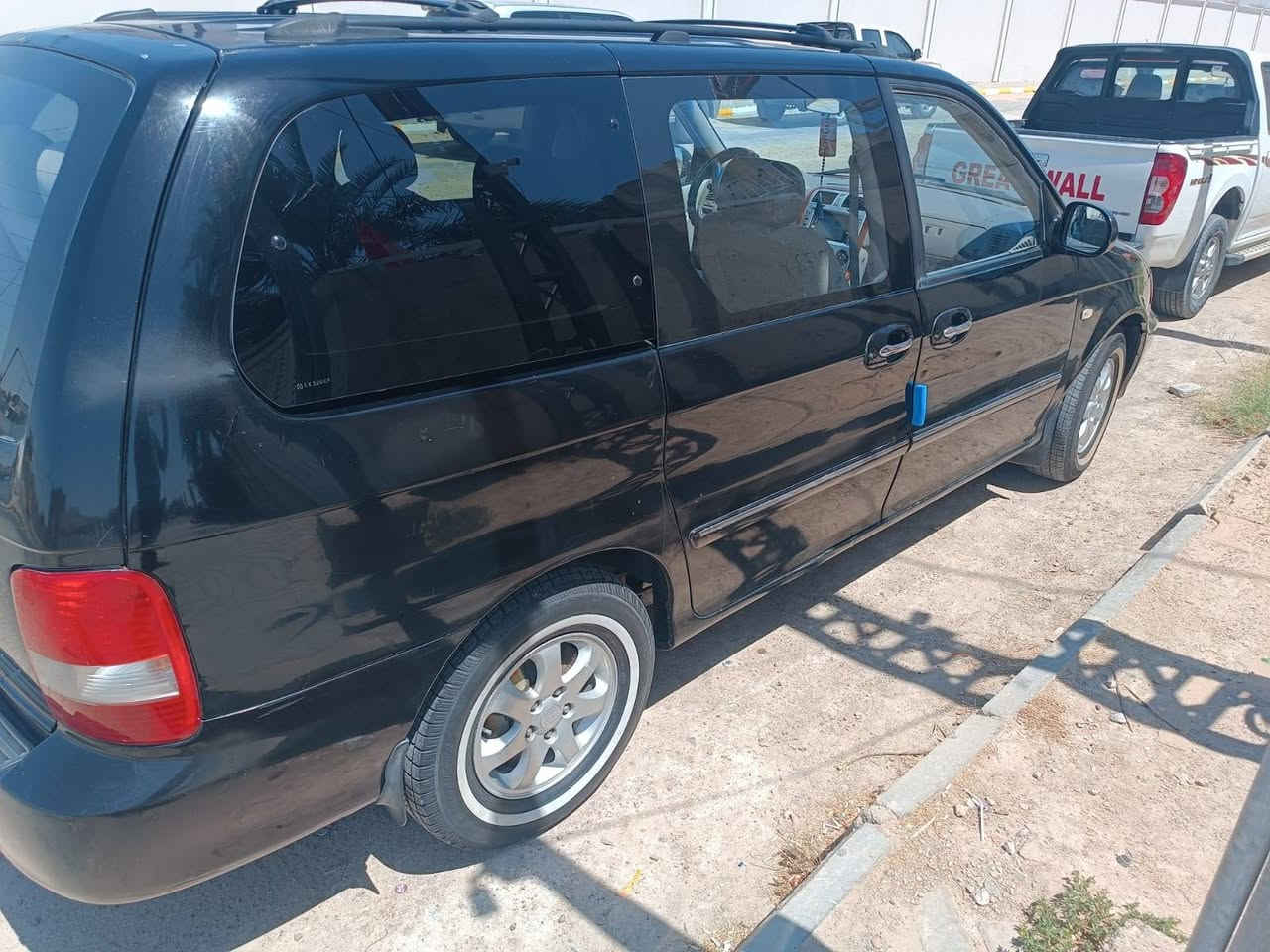 كيا كرنفال كاز مسكر 
دواخل عسلي 
محرك جديد 
كير عادي 5 سرع جديد
حداديه جديده 
تبرد 3 قطع 
مري شفط 
السياره جاهزه من كل نواحي 
مكفوله من الضربه 
السعر 65 وبيه مجال لطيبين 
مكان السياره السماوه قضاء الوركاء 
استفسار اكثر التصال على الرقم ***********
