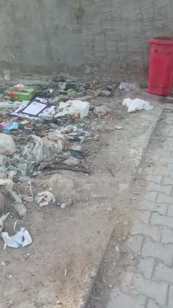 سلام عليكم قطعه ارض للبيع مساحه ١١٥ مصبوبه بتلو جاهزه عنوانه الشعب الجمعيات وره سده خلف ساحه مصطفى الوحش
تبليط + مقرنص + مي + كهرباء الستفسار ***********
