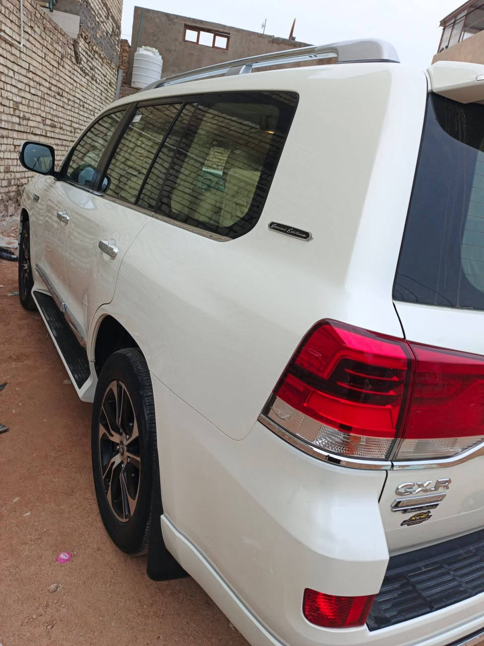 لاندكروز شركات 21 السياره جديدة جداً على وضع الشركه ارضيه جلد تشغيل عن بعد بصمتين كامرات محيطيه الكراسي الكدام كهربائية الاتصال على *********** أو الخاص
