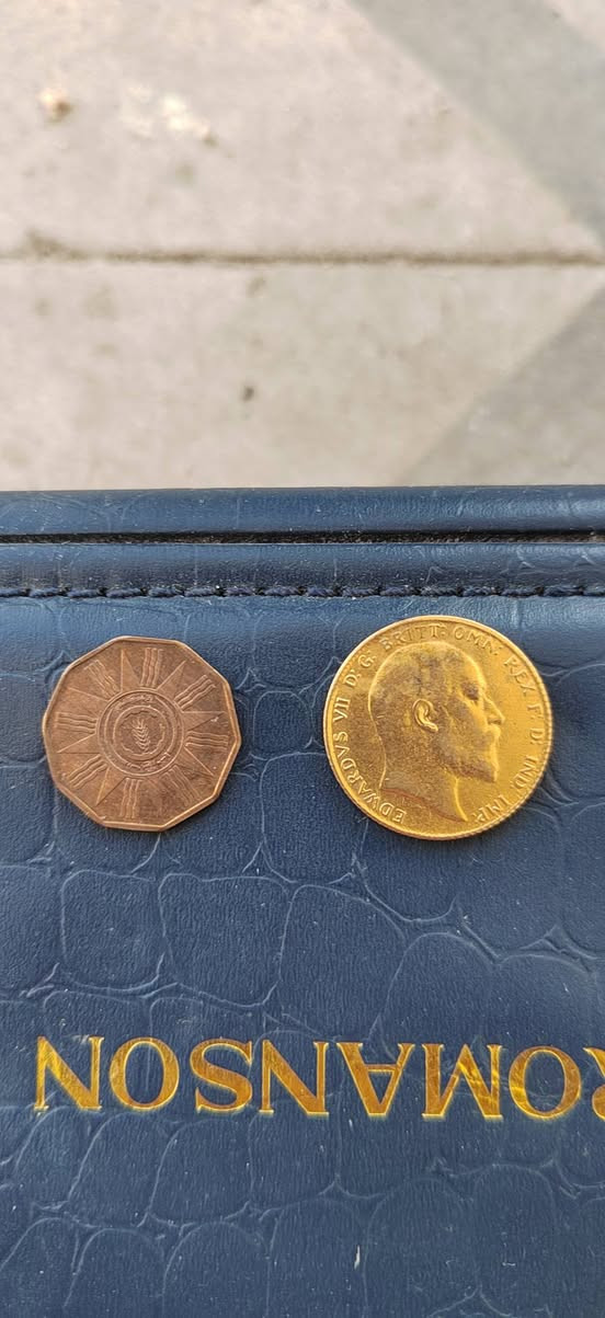 السلام عليكم ورحمة الله وبركاته مساء الخير على جميع الأصدقاء رمضان كريم عليكم او علينا او على كل ديار المسلمين امين يارب العالمين امين  اخواني اني ضيف جديد على هذا الكروب اتمنى ان اكون ضيف خفيف عليكم. عندي عملات للبيع الأولى تخص البنك المركزي العراقي والثانيه تخص البنك المركزي البريطاني او الاسترالي للبيع


**إذا كنت صاحب هذا الإعلان وتريد حذفه لأي سبب، رجاءا أرسل رسالة إلى الدعم الفني**