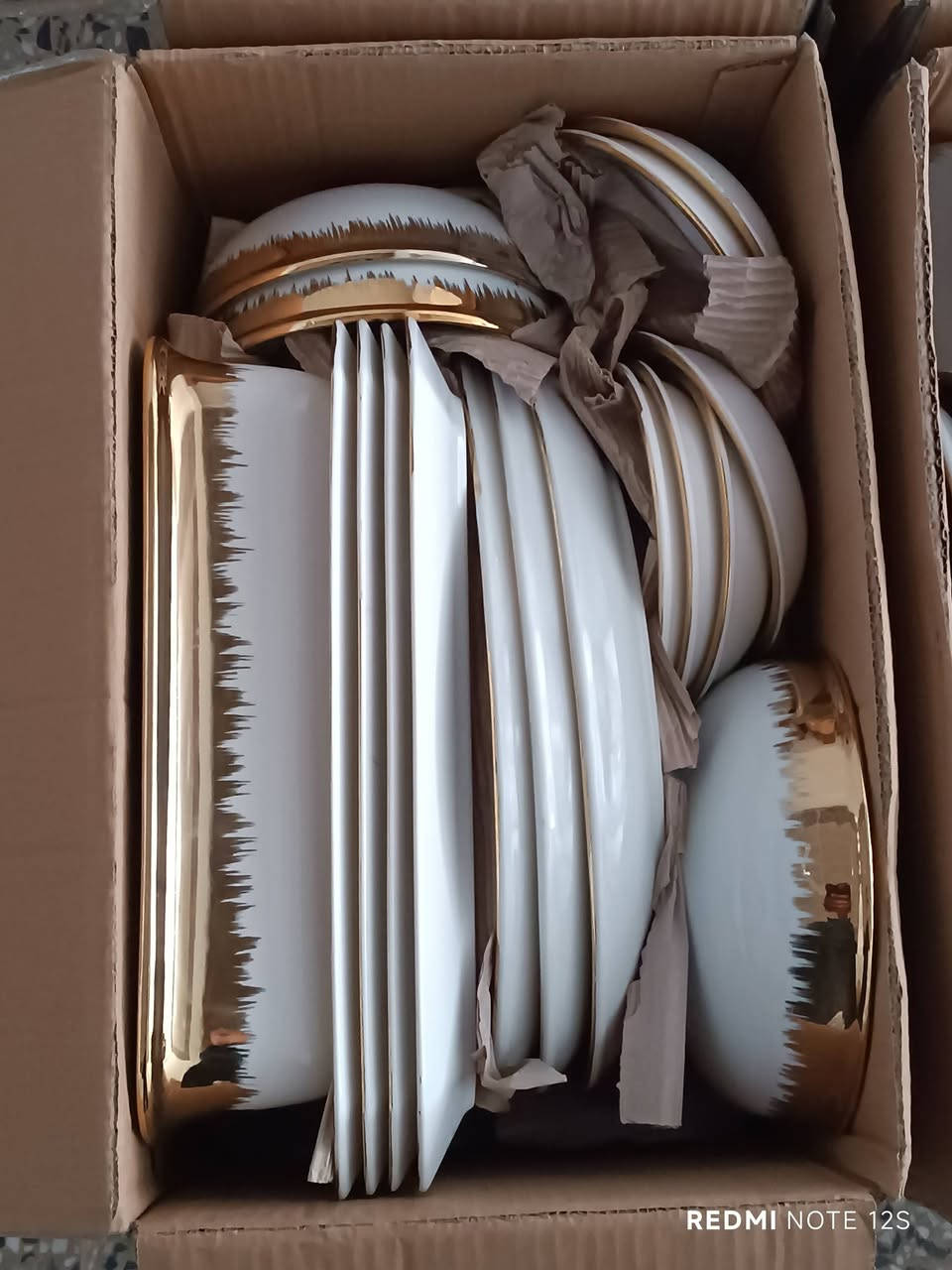 فتح وجبه جديدة الذهبي الشعاعي 
كارتون الكبير 50*30*30 
طابقين خشن وناعم 
عنوان صلاح الدين / قضاء الدور _حي المعهد مقابل جامع الصحابة 
متوفر توصيل لكل المحافظات والاقضيه  
للحجز مراسلة الخاص او واتساب ***********
