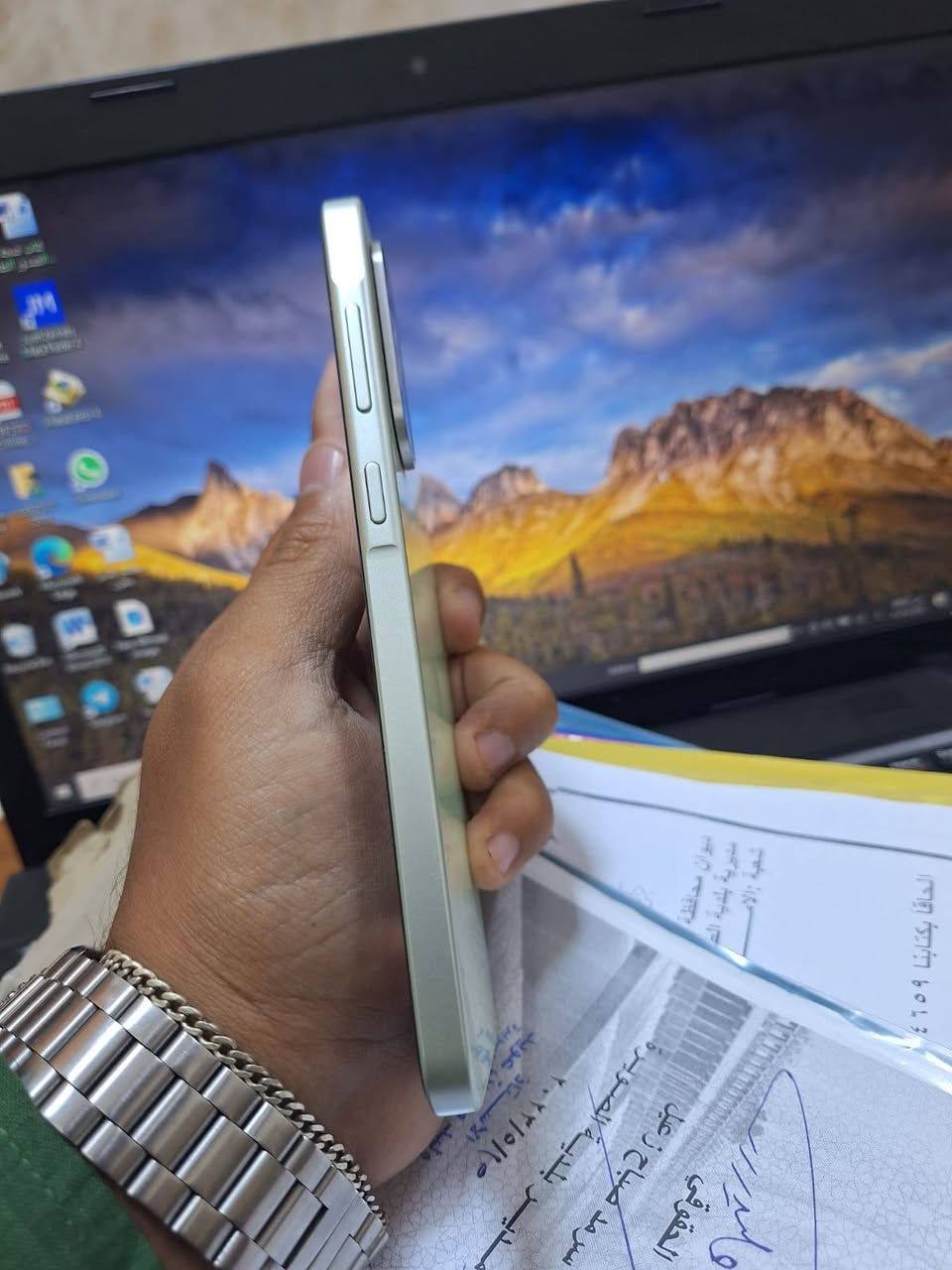 Galaxy A36 5G
معدل تحديث 120Hz
 معالج Snapdragon 6 Gen 3
 ذاكرة 256
 رام 16
 بطارية 5000mAh
 شحن سريع 45W
مكفول نضافة100%
 السعر 350


**إذا كنت صاحب هذا الإعلان وتريد حذفه لأي سبب، رجاءا أرسل رسالة إلى الدعم الفني**