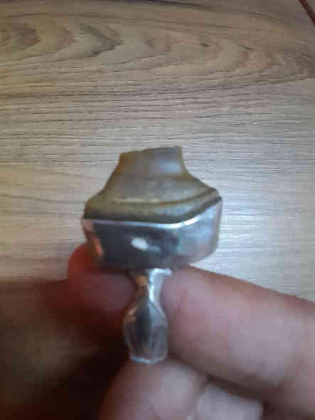 السلام عليكم بيع ومراوس محسب سلطاني اصلي زياغه قديمه 
 الياخذه يكلي رحمالله والديك العنوان كربلاء السعر خاص رقم الهاتف ***********
