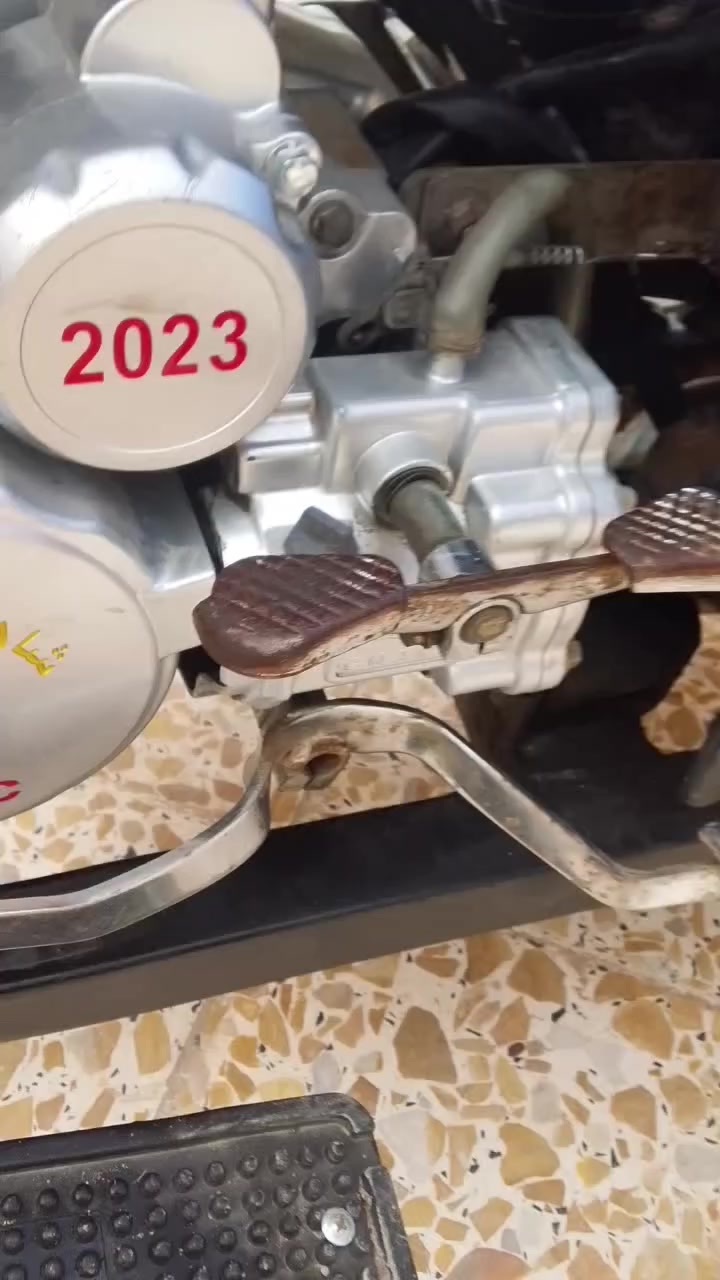 جمره للبيع موديل 2023 طالعه ب2025 رقم وسنويه محرك 2023 دهن الشركه بعده ما مبدل ستوته كلشي شغال ستوته ماعيزه اي شي كبل تاخذه كبل لشارع ستوته نظيفه مكاني ميسان العماره للستفسار اتصل على هاذ الرقم ***********
