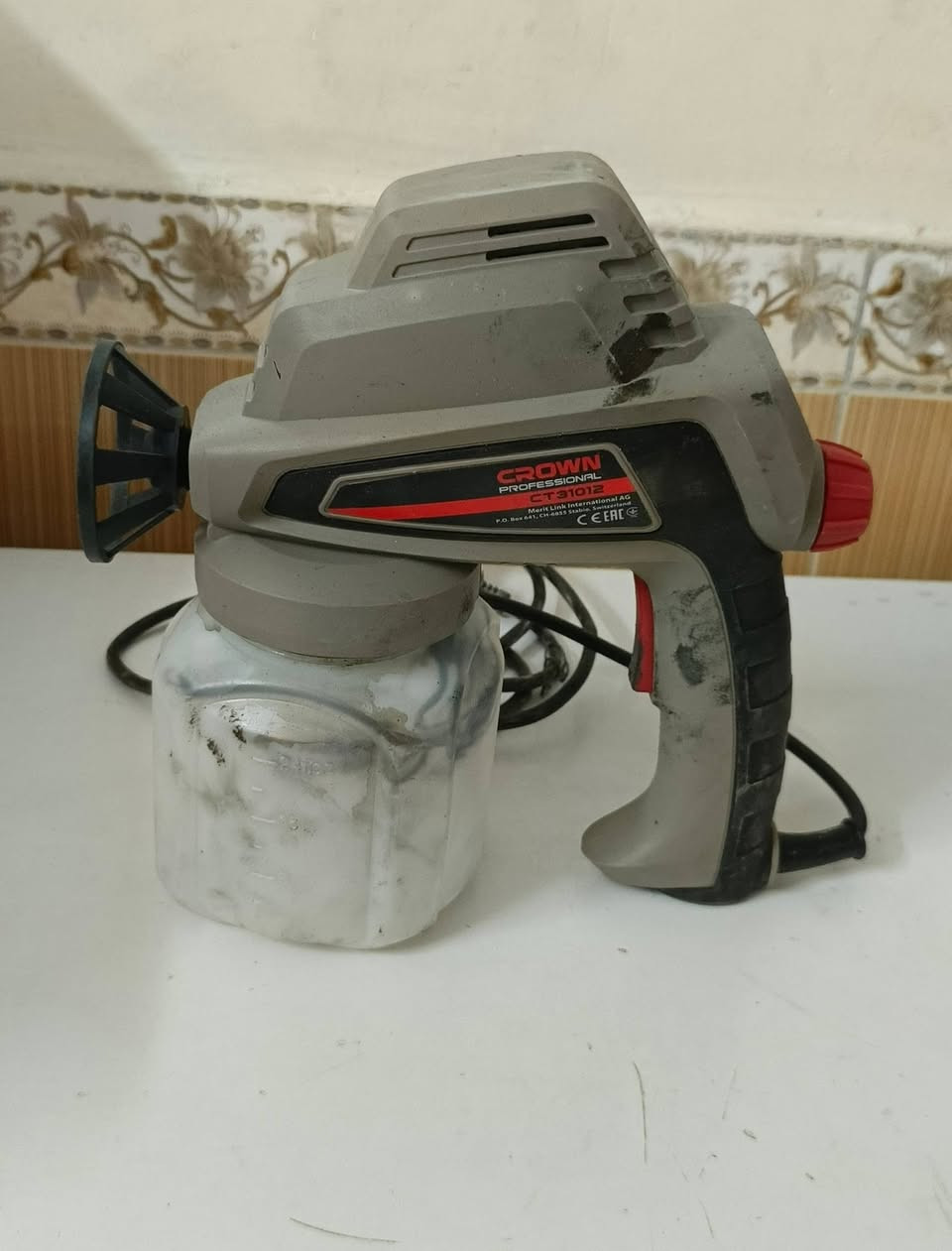 عندي قاعده كوسره كتر بعده جديد(35)الف 
عندي مسدس صبغ كهربائي مستخدم مرتين(40)الف
لافته ضوئيه بعده جديد فيدراليه للبيع سعره(25)الف
عندي كوابه بدون كارتونه بعدهن جددللبيع سعره(10)الف
عندي فنجان بعدهن جدد للبيع سعره(10)الف
عندي نص درزن ستكاين جدد اصلي للبيع سعره(5)الف
مكاني بغداد مدينه حريه (***********)
