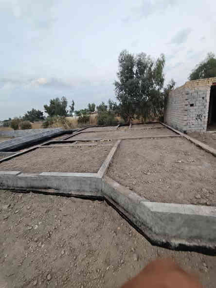 بسم الله رحمن رحيم
بتلو زراعي للبيع سند 25 مكانه حي الفرات طريق سنيه سياحي 
شارع لمقابل مكتب عصام صالحي
يبعد عن شارع لعام 200 متر  
مساحته 260 متر واجه 15 متر ونزال 17 ونص 
خريطة بنائه تحتوي على 2 غرف نوم  صاله ومطبخ وستقبال 
مجاميع صحيه عدد 2 وحديقه 3متر في 8 متر خدمات لمنطقه ماء وكهرباء وتبليط للستفسار  رقم صاحب البتلو  ***********
