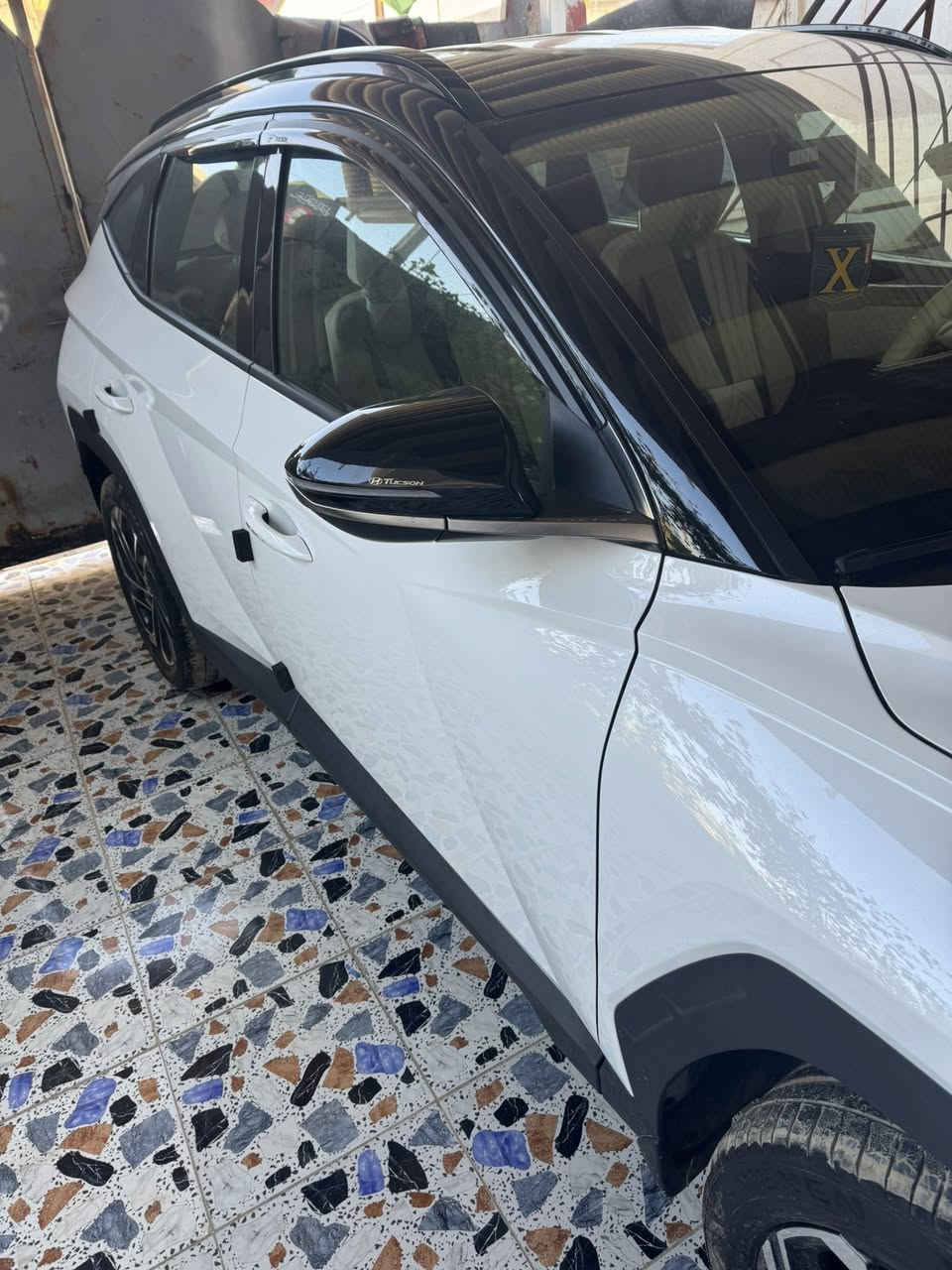 السلام عليكم تو كلر رقم اربيل ماصارلها اسبوع من نزلتها من اربيل عليها سستم دوشمه وارضيات كلشي متصرف عليها الشراي يتصل ***********
