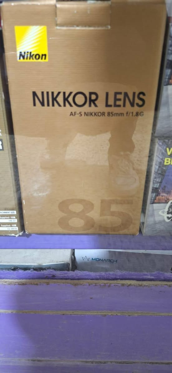 عدسات كانون ونيكون جديد للبيع السعر على الخاص او الاتصال ***********
