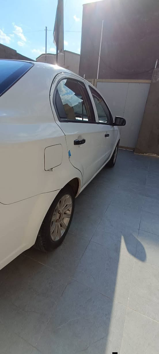 افيو موديل ٢٠١٣ للبيع بسمي 
سنوية جديدة هزه جديدة مكينة كير جدد لايت زنون اصفر 
نقصها تبريد 
مكان السيارة بابل مركز 
رقم صاحب السيارة 
***********
سعر السيارة 65 بيها مجال 
حادثها جاملغ وبنيد 
وجاملغ الخلفي يم قبق البانزين

