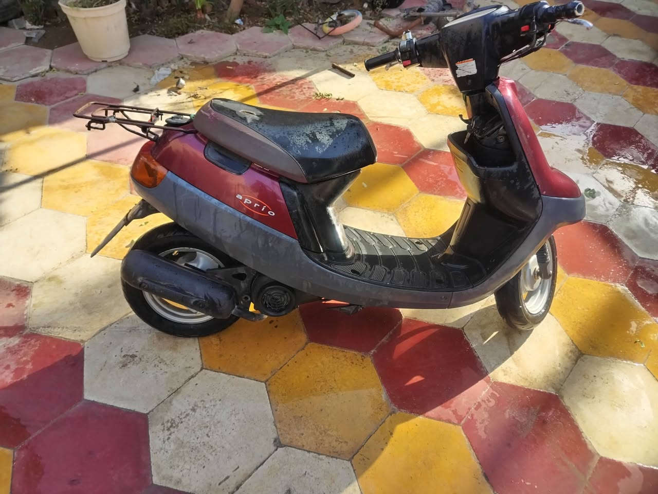 دراجة زعره محرك مفتوح دراجه نضيفه شاصيه نضيف مكينه ناعمه كهربائيات شغاله نكره سلف كلش حلوه سعره خاص هاذه رقم تلفوني ***********
