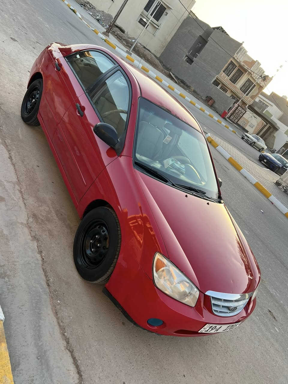 سيراتو 2006 صبغ حزام جماليه
وصوره قبل صبغ عدي 
غرفتها ع شركه مملعوب بيها 
محرك وكير كفاله 
صدر خلفي امامي حديد 
تخم تاير جديد
منضومه تبريد جديده 
سياره رقم كربلاء دولي باسمي 
سنويه 2030وهزه جديده 
سياره مابيه نقص شعره مكان سياره واسط صويره 
سعر 70وبيها مجال حق جيه فقط ***********
