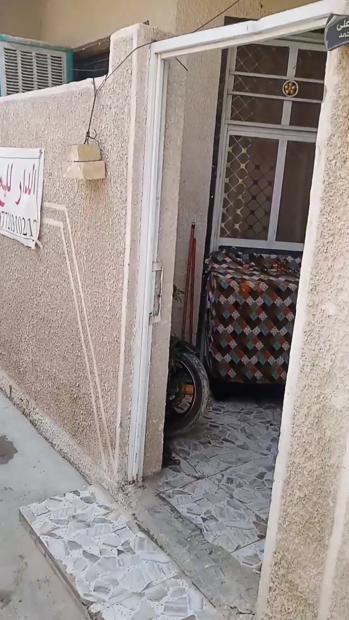 سلام عليكم دار للبيع مساحه 50 متر سريدات قديمه بدايت مربع ثالث كامل من كلشي مانقص اي شي استفسار *********** سعر 65
