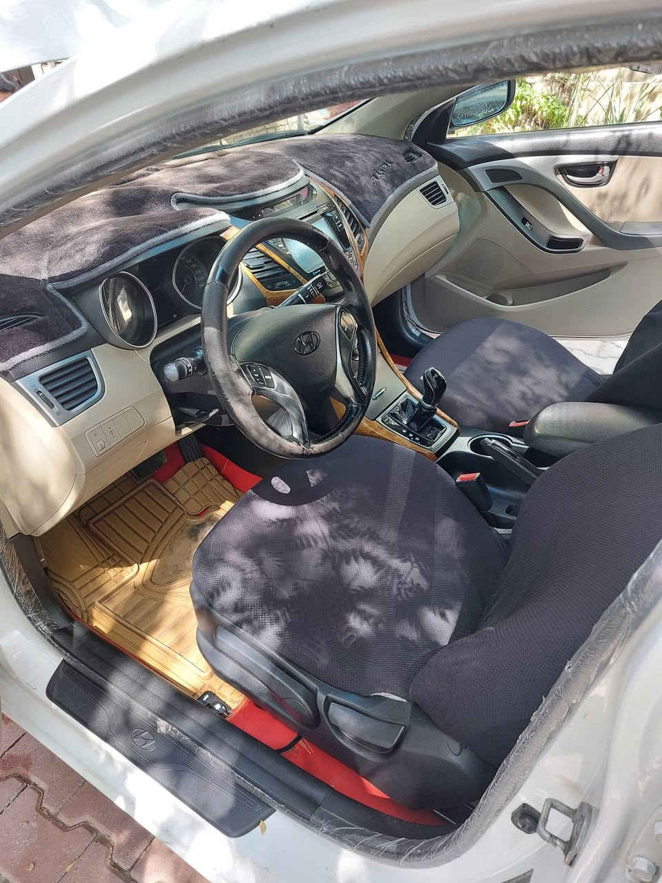 بسم الله الرحمن الرحيم
سلام عليكم 

النترا خليجي ٢٠١٥ بيها باب وجاملغ السايق مبدل بدون صبغ رقم كربلاء بااسمي سنويه تنتهي 2027 السيارة نظيفه جدا وجاهزه كير محرك مكفول تبريد تدفئة حدادية صدر تايرات كله جديد مكان طوريج كربلاء ..واتس اب غير متواجد بالفيس

..*********** 

السعر 125$

بيها مجال بسيط
