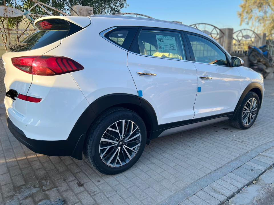 توسان خليجي 2020
رقم بغداد انكليزي
مشروع وطني
بچم لكزز انارة
بصمة
تحكم استيرن
بصمة ابواب
شاشة لمس
كراسي كهرباء
محرك 2000
كروز مثبت سرعة
تبريد قطعتين
يدات نيكل
حساس وكاميرا خلفية
نظام ترحيب عند الاقتراب
سبير منازل
كشنات جلد
داخلها لونين صاحي
مكفولة من كل شي وبعدها بكتلوكات الشركة
مكان بغداد 
السعر (215)
للاتصال *********** متوفر واتساب
