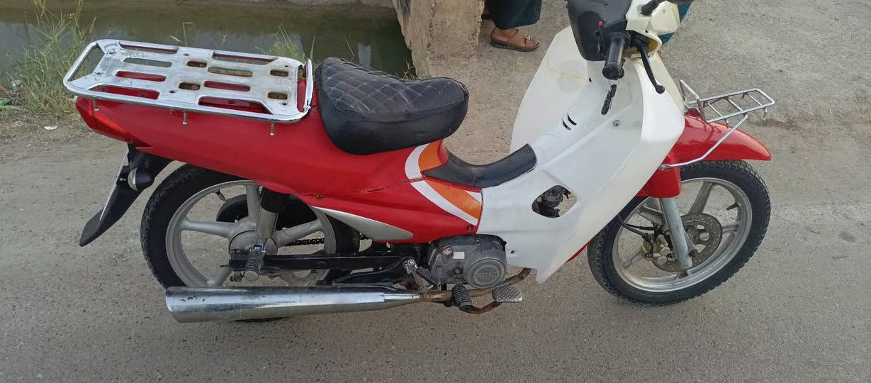 سلام عليكم سرفيز للبيع 
تخم اشاير شغال لايت عالي ناصي 
مكينه ناعمه 
كشرا نضيف 
نضافه كدام عينك تجي تفحص وتقتنع 
السعر 500 وبي مجال.. 
***********

