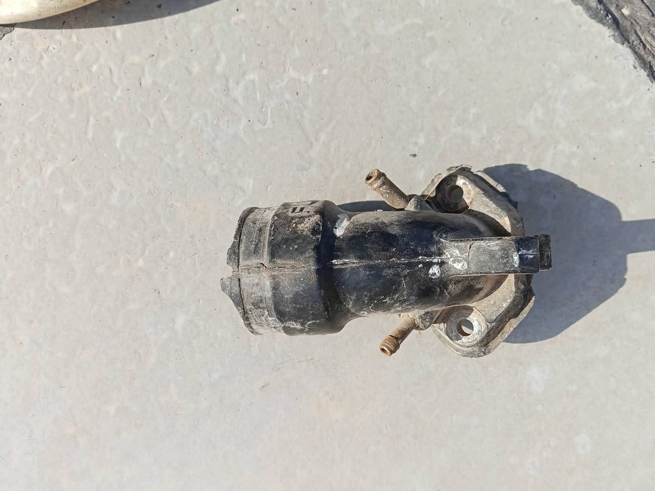 سلام عليكم غراض ابلاديات اكثريتهن مال رمبة جوة السوك مكاني بغداد حي الجامعة رقم الهاتف ***********بي واتساب
