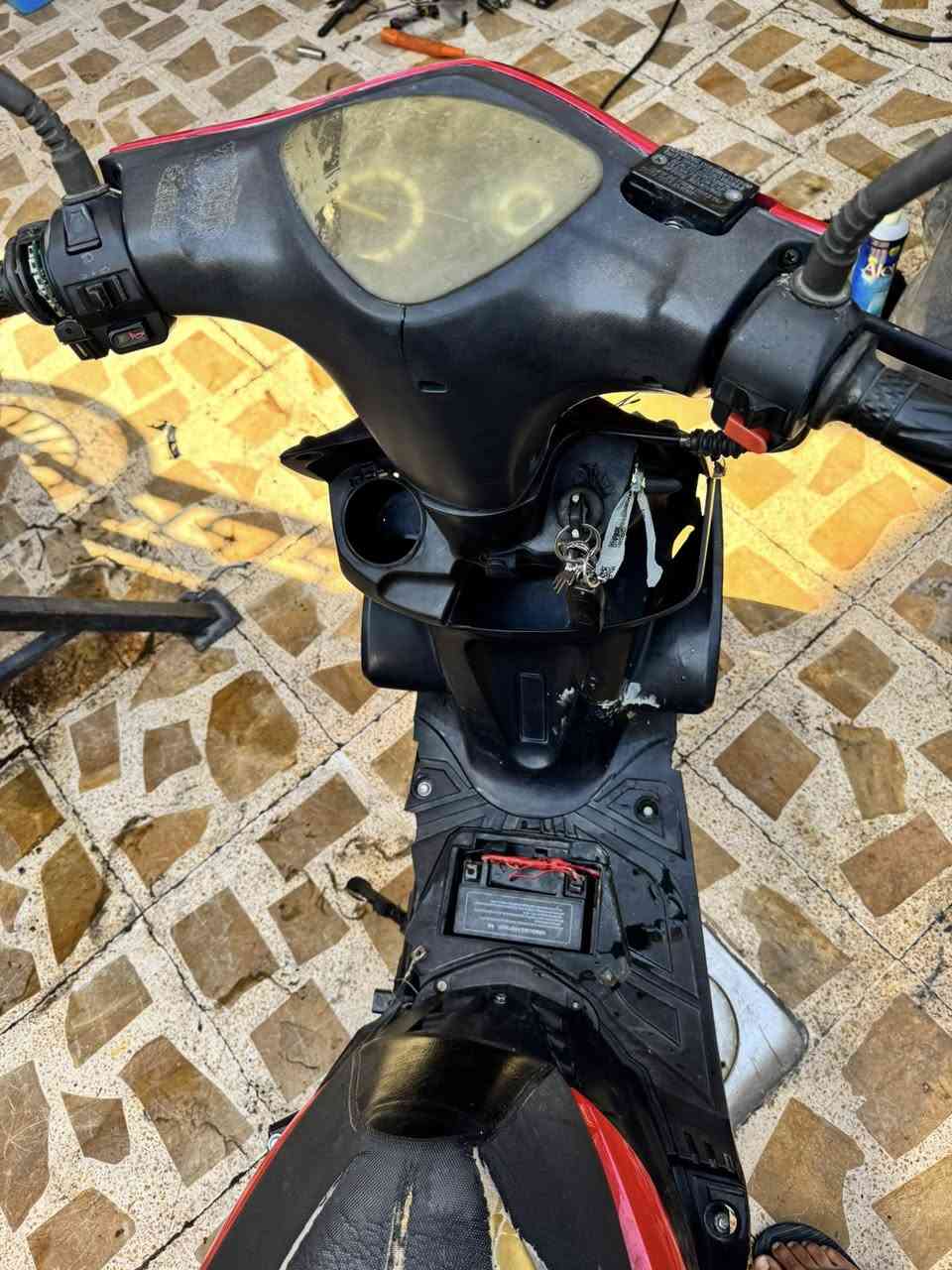 السلام عليكم للبيع ماطور MAXمضلع. صيني موديل 24مكينه 125cc

مكينه مامفتوح كبس فقط مبدل كور. اصلي 

موجود داخل المنشور  اكزوز رياضي. نار وفصلات  كلج رياضي اصلي ابريك. دسك شغال امامي وخلفي. سلف شغال هندر شغال بس مامشدود غراضه موحوده قايش اصلي مانع سرقه. قفل وفتح وانذار وتشغيل ناريه عن بعد لايت امامي غلي وناصي شغال هورن بس يحتاج تبديل مكاني اربيل قرب زيلان ستي. 

رقم موبايل وتساب ***********

السعر 320وبي مجال بسيط
