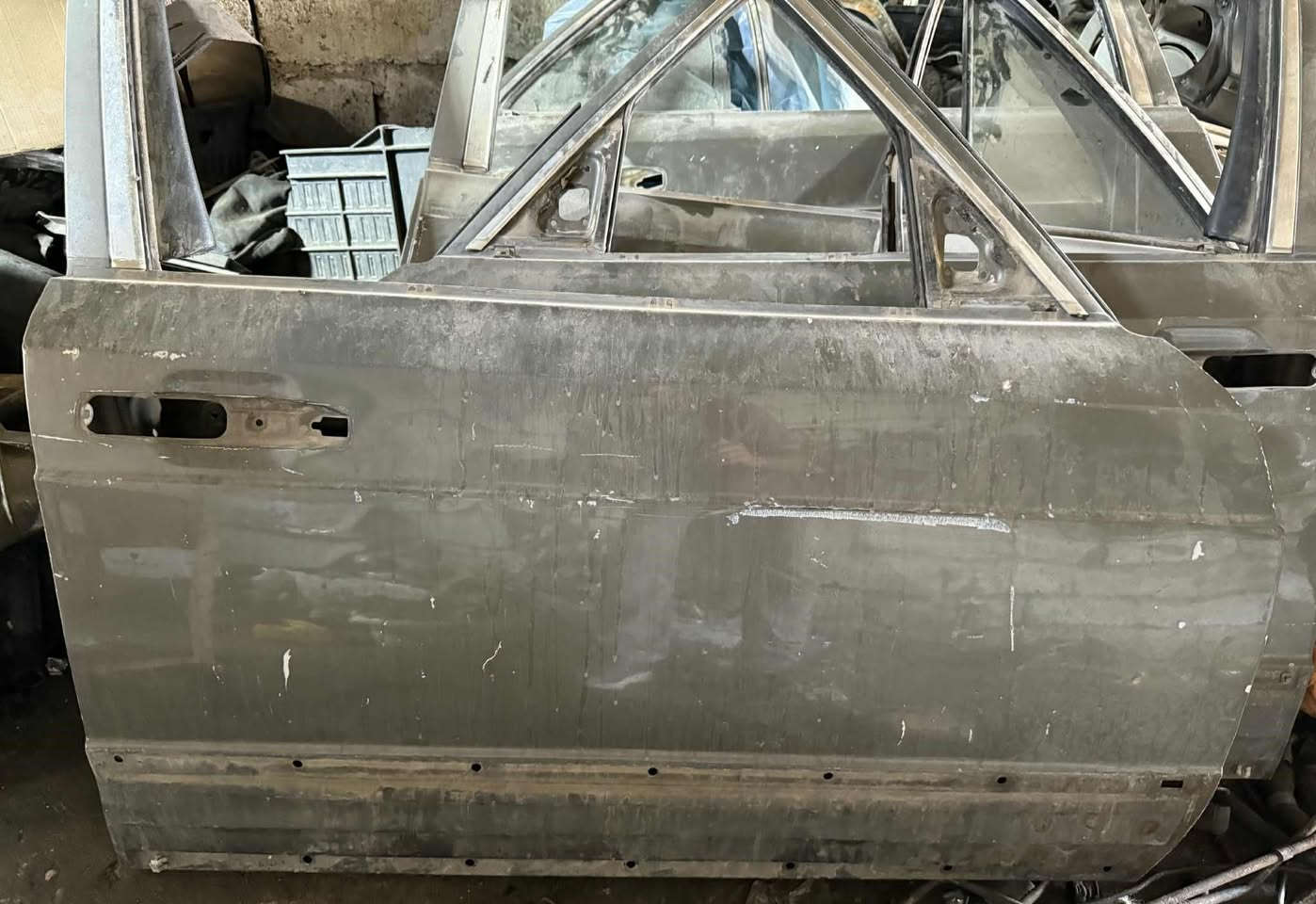 ٤ بوب و بنید ( ٥ قطع)مرسدس رئاسی
300 SE 1990
بدون حادث
سعر ٥ قطع ١٣٠ الف دینار فقط
موجودات باربیل
خابر اذا شرای
*********** أربيل, العراق
