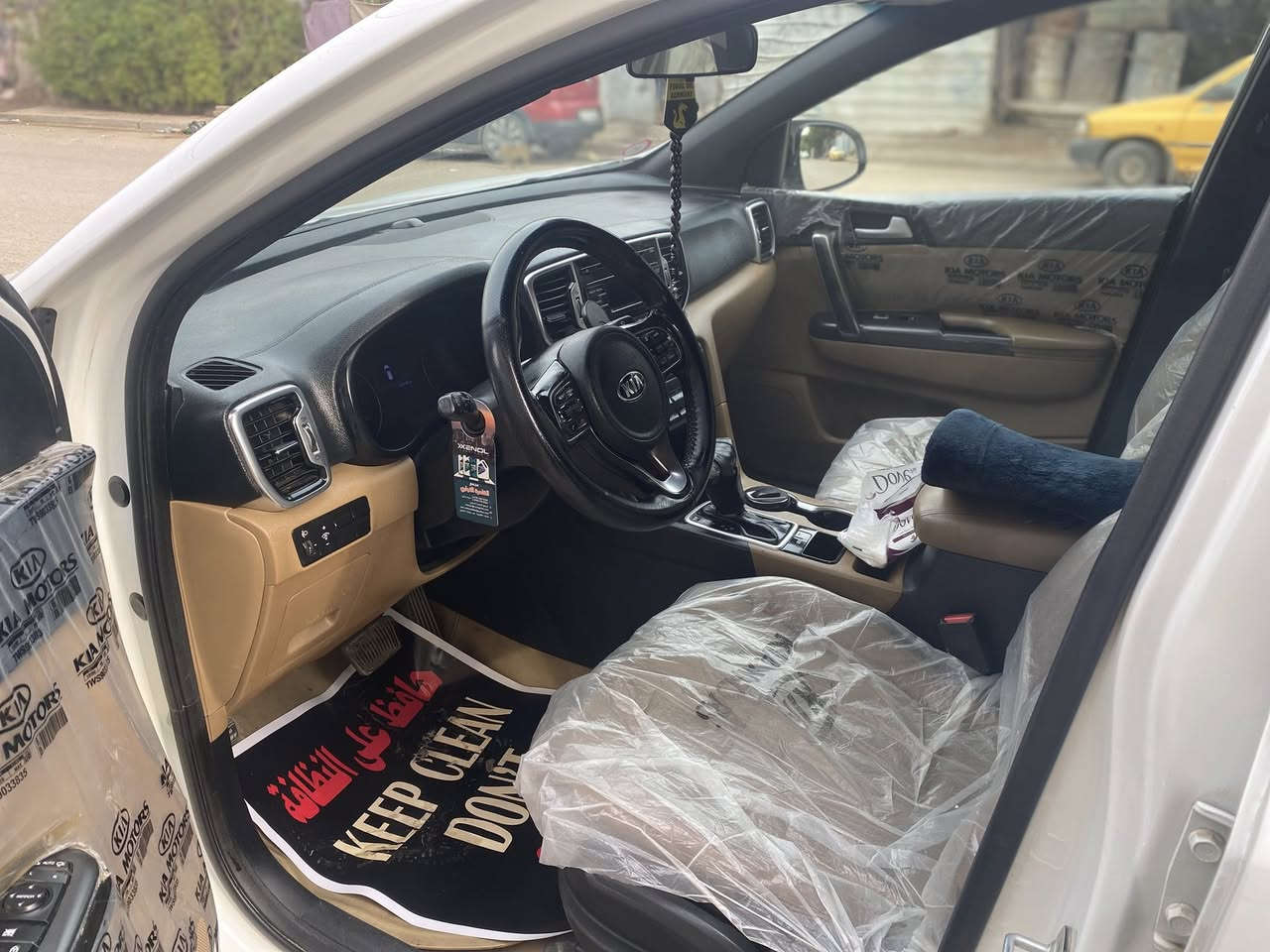 سبورتج موديل ٢٠١٩
كامل مواصفات ماعدا البصمه 
بانوراما رقم بغداد دولي  سوناره موجود 
لايوجد بيه تبديل بيه فقط  رشه صبغ 
السعر ١٩٥ بيه مجال حك الجيه 
مكانه بغداد
***********غير متواجد عل خاص
