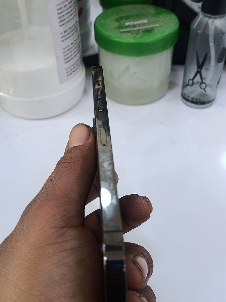 ‏iPhone 12 Pro Max
السلام عليكم للبيع آيفون 12 برو ماكس  
بطاريه 72 
مبدل شاشه 
وبي مشكله الخدمه واكفه مال شريحه ملاحضه
(مو تخطي الخدمه واكفه) تصليحه بباب الشرجي يكلف من 30-50 
السعر 275 
مكاني بغداد الحسينية 
للتواصل خاص اوً واتساب ***********
