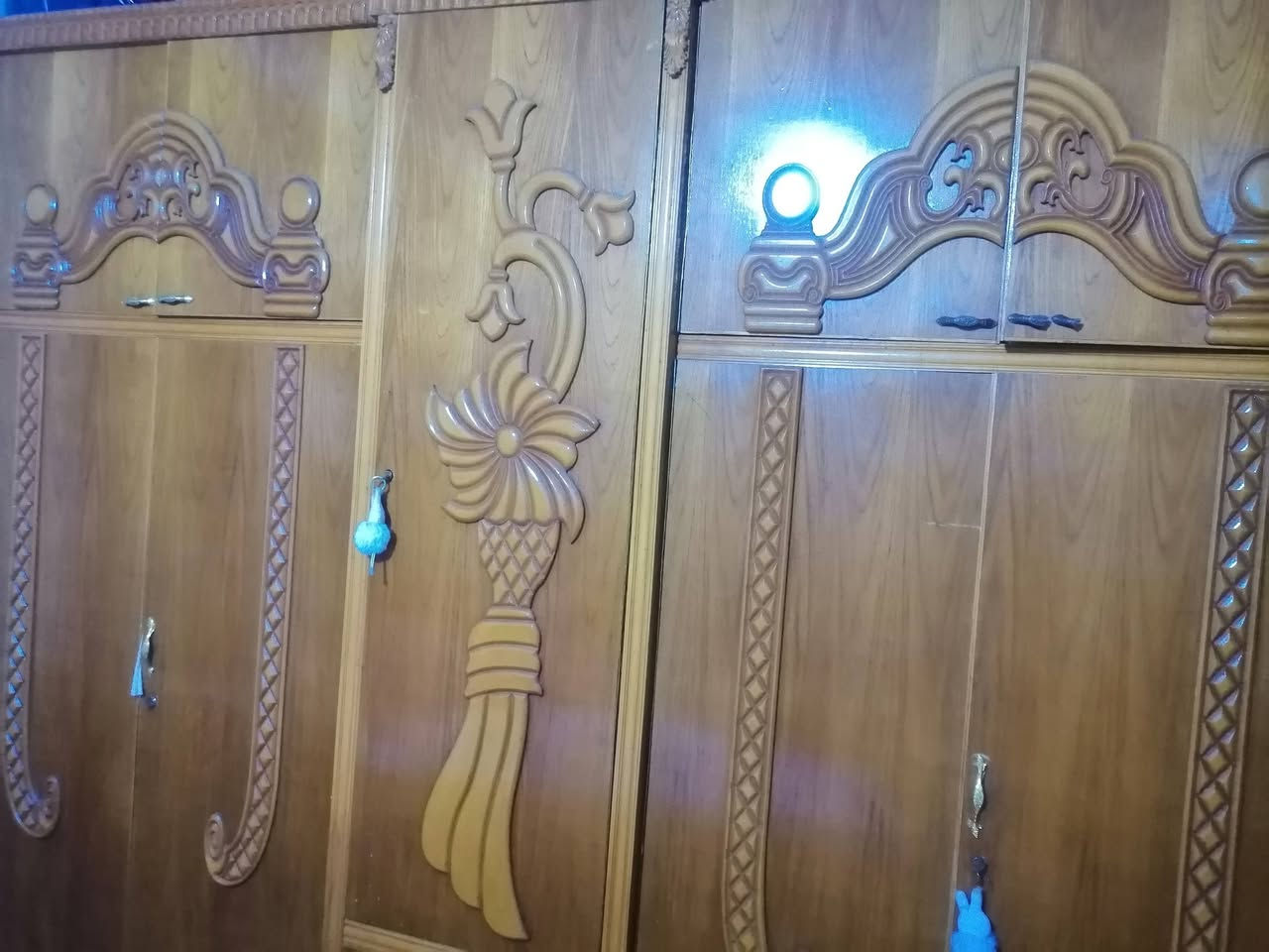 غرفه نوم مستعمل خشب ثقيل للبيع ب ٧٥٠ للتواصل *********** مكاني حي الصدام
